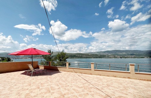 Municipality of Trogir Apartment | Apartment Vini - by the sea: A5(2+2) - Mastrinka, Island Ciovo, Croatia