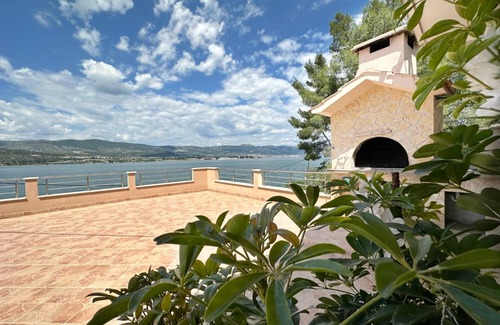 Municipality of Trogir Apartment | Apartment Vini - by the sea: A5(2+2) - Mastrinka, Island Ciovo, Croatia
