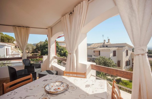 Sarroch Apartment | Apartment “Vista Mare” close to the Beach with Sea View, Balcony & Garden