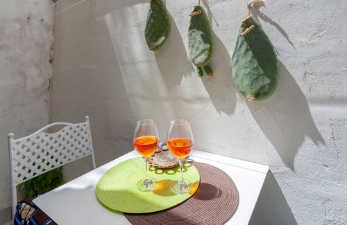 San Cataldo Apartment | Apartment 'Vista Mare' with Sea View, Private Terrace and Air Conditioning