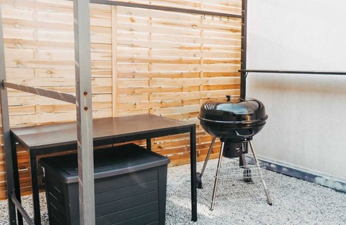 Sainte-Anne-d'Auray Apartment | APARTMENT WITH PATIO, PETS WELCOME