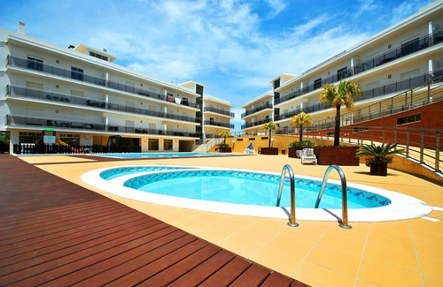 Correeira Apartment | Apartment w/Jacuzzi & Pool, Albufeira