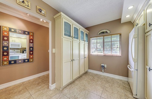 Pompano Beach Apartment | Apartment w/Patio & Pool Access in Pompano Beach!
