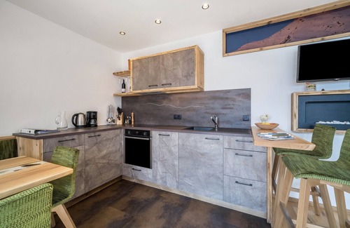 Naturno Apartment | Apartment "Waldes Duft - Patleidhof" with Mountain View, Shared Terrace & Wi-Fi