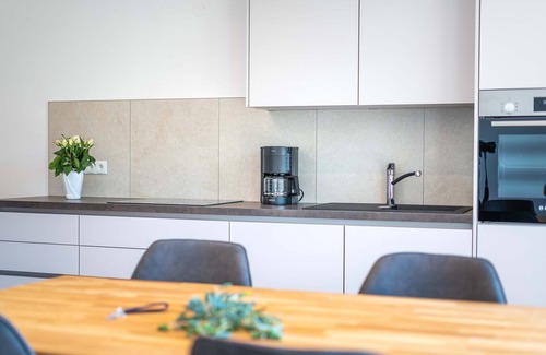 St. Pauls Apartment | Apartment 'Weinangerhof Olivenbaum' with Mountain View, Shared Pool and Wi-Fi
