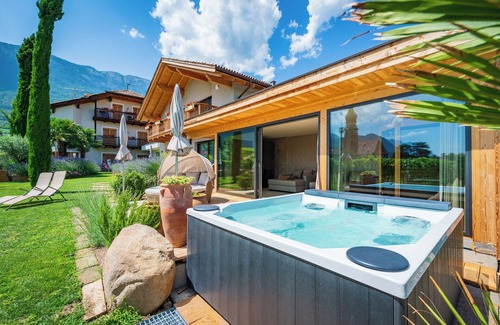St. Pauls Apartment | Apartment 'Weinangerhof Olivenbaum' with Mountain View, Shared Pool and Wi-Fi