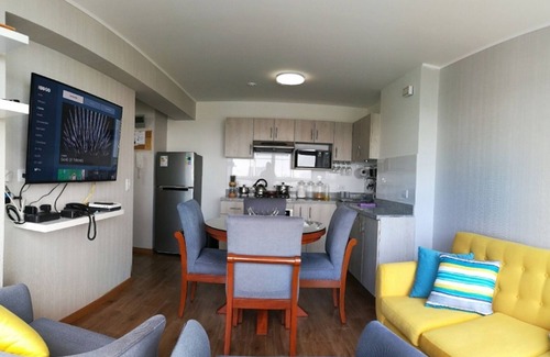 Magdalena del Mar Apartment | Apartment with Sea and City View