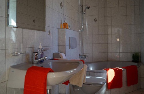 Obernberg am Brenner Apartment | Apartment 'Widum Obernberg Nikolaus Bergsuite' with Mountain View, Shared Terrace and Wi-Fi