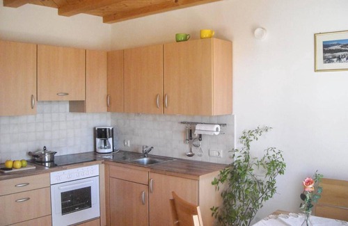 Meltina Apartment | Apartment 'Wiese' with Mountain View, Shared Garden and Wi-Fi