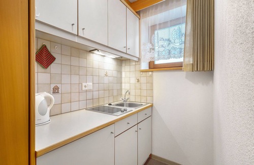 Valle San Silvestro Apartment | Apartment 'Winter' with Mountain View, Shared Garden and Wi-Fi