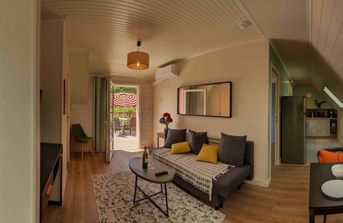 Clohars-Fouesnant Apartment | Apartment with terrace overlooking the park