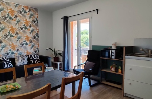 Laroque Apartment | Apartment with swimming pool, at the foot of the Cevennes mountains and one hour from the sea