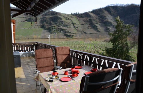 Niederemmel Apartment | Apartment with a beautiful view