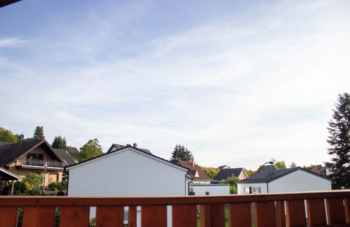 Hillesheim Apartment | Apartment with a covered south-facing balcony