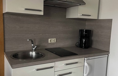 Glauburg Apartment | Apartment with a direct view of the Glauberg in a quiet location! Cycling and hiking trails