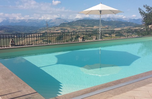 Montelparo Apartment | Apartment with a fantastic view in the historic town center
