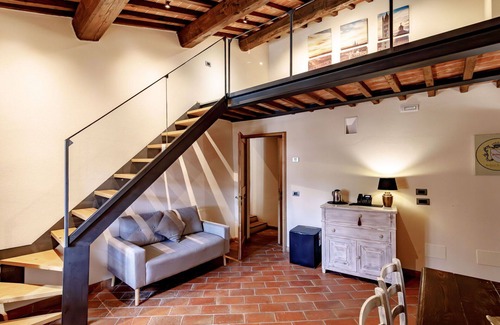 Monteriggioni Other | Apartment with A/C, sauna, private pool, WIFI, hot tub, TV, patio, panoramic view, close to Siena