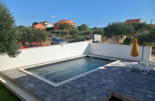 Podgradina Apartment | Apartment With a Pool, Mountainview, Near the Sea!