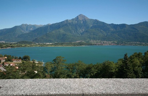 Aurogna Apartment | Apartment with a splendid view over Lake Come