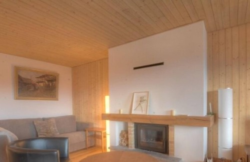 Anzere Apartment | Apartment with an entrance corridor, 2 bedrooms with 2 single beds each, 1 bathroom/WC and 1 separat
