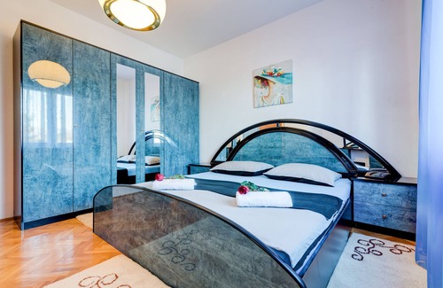 Kastel Sucurac Apartment | Apartment with big garden and BBQ for relaxation between Split and Trogir