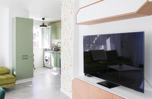 Bagnolet Apartment | Apartment with balcony at the gates of Paris