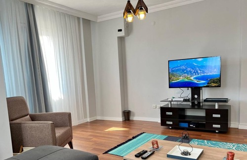 Seferihisar Apartment | Apartment with Balcony in Seferihisar