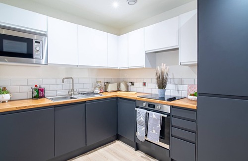 Cartworth Apartment | Apartment with Beautiful Views Holmfirth