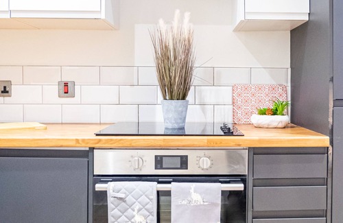 Cartworth Apartment | Apartment with Beautiful Views Holmfirth