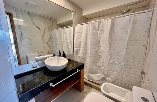Mendoza City Center Apartment | APARTMENT WITH CITY AND MOUNTAIN/POOL VIEW