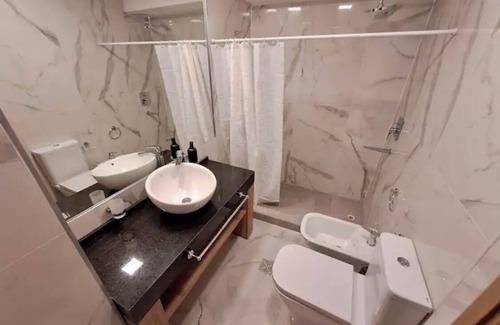 Mendoza City Center Apartment | APARTMENT WITH CITY AND MOUNTAIN/POOL VIEW