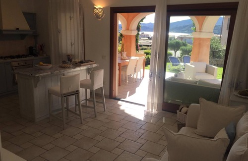Cannigione Apartment | Apartment with garden Cannigione - I.U.N. T4142