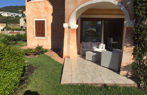 Cannigione Apartment | Apartment with garden Cannigione - I.U.N. T4142