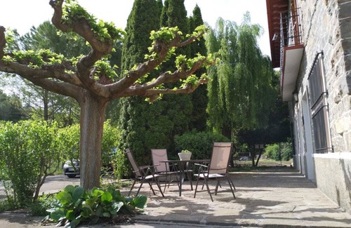 Mediano Apartment | Apartment with garden and views of the Pyrenees