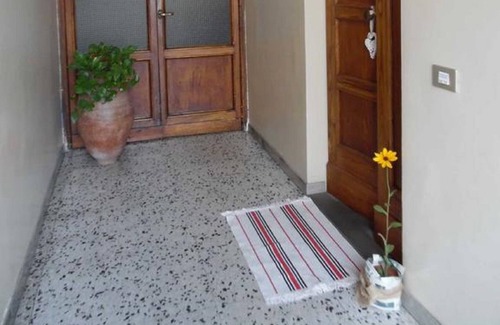 Isolotto Apartment | Apartment with garden near the historic center