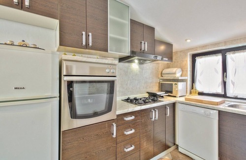 Valica Apartment | Apartment with green view