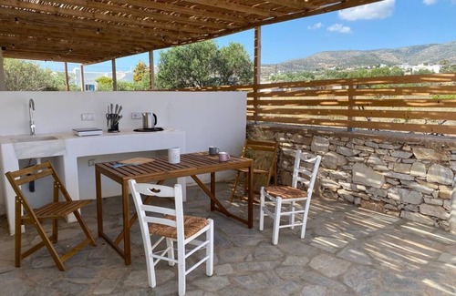 Aliki Condo | Apartment with hot tub 1 step from the beach
