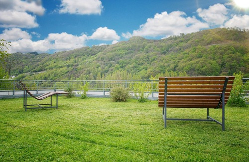Enkirch Apartment | Apartment with large sunny garden terrace and views of the Moselle
