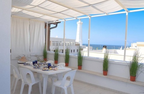 Torre Canne Apartment | Apartment with large terrace with sea view - La Terrazza di Alcino