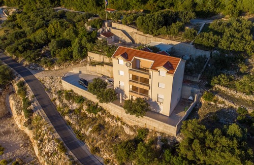 Duba Apartment | APARTMENT WITH MAGIC VIEW