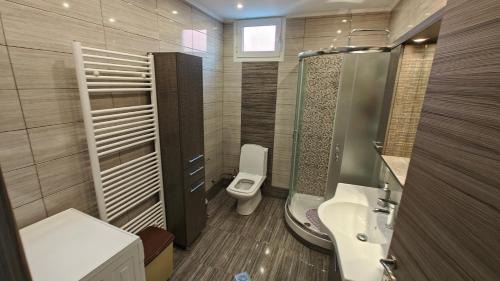 Loutraki Apartment | Apartment with Mountain View