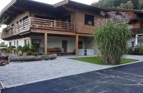 Hart im Zillertal Apartment | Apartment with mountain view