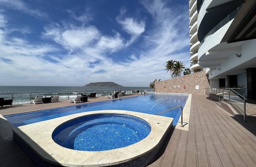Las Gaviotas Apartment | Apartment with ocean view and private access to the beach