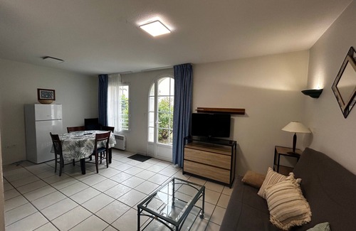 La Roche-Posay Apartment | Apartment with Pool, 200m from the Spa