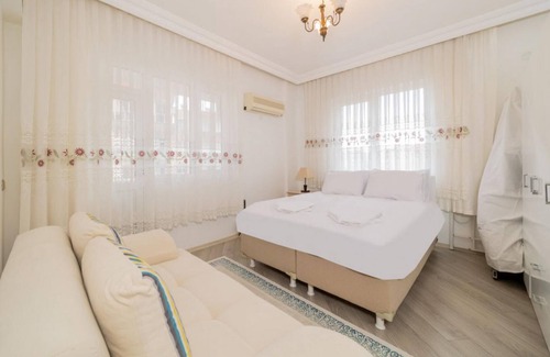 Kepez Apartment | Apartment with Panoramic City View in Kepez