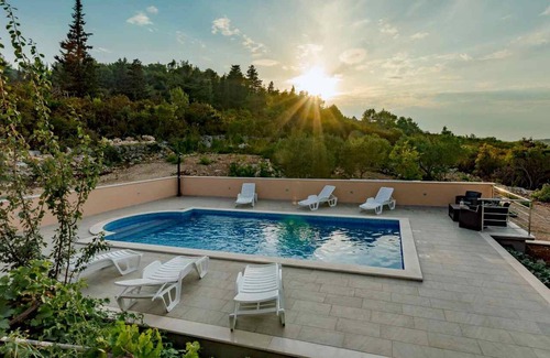 Cove Tri Zala (Zrnovo) Apartment | Apartment with pool, Korcula island