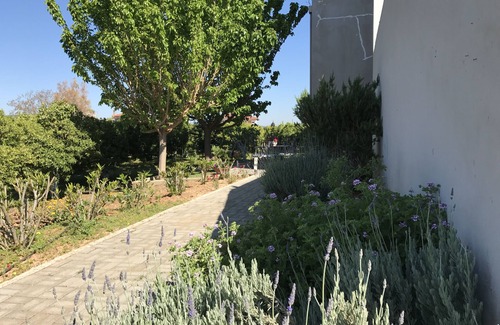 Drepano Apartment | Apartment with private garden near the beach