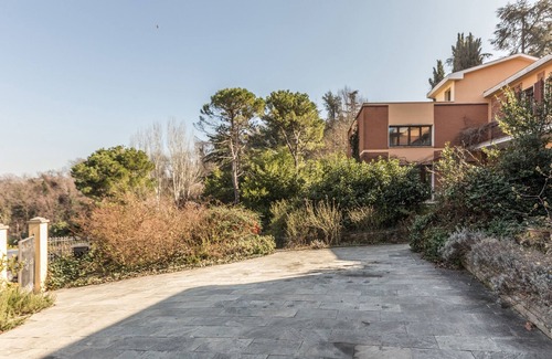 Santo Stefano Apartment | Apartment with private garden and parking in Bologna hills, with view