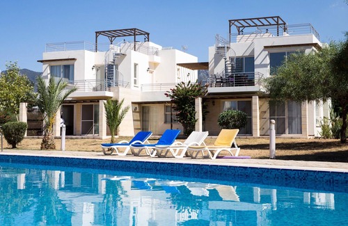 Esentepe House | Apartment with roof terrace and views over the Mediterranean Sea