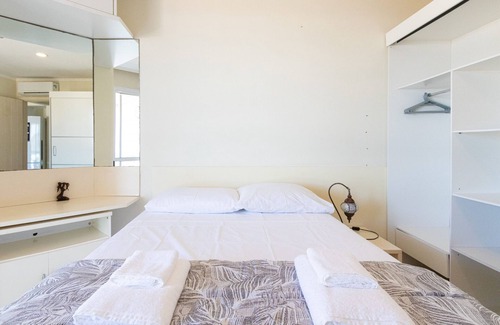 Morro das Pedras Apartment | Apartment with Sea View and Beach Access YY4578